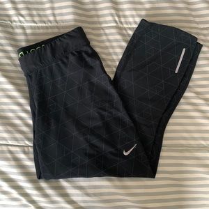 NIKE dri-fit cropped legging